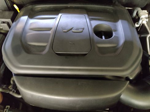 Used 2020 Jeep Grand Cherokee Laredo image 30