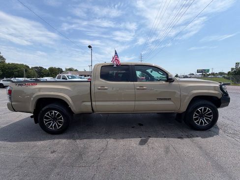 Used 2020 Toyota Tacoma TRD Sport w/ Technology Package AWD/4WD image 5