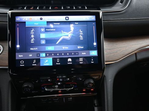 Used 2025 Jeep Grand Cherokee Summit w/ Obsidian Package image 6