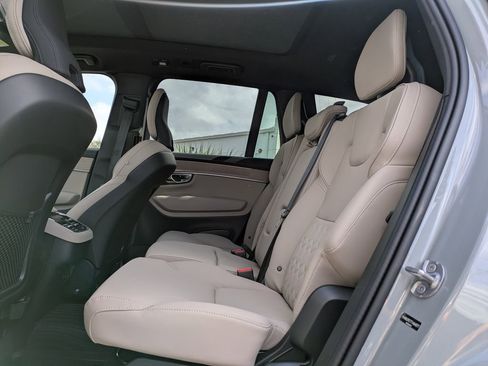 Used 2026 Volvo XC90 B6 Plus w/ Protection Package Premier AWD/4WD image 16