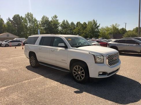 Used 2020 GMC Yukon XL Denali image 4