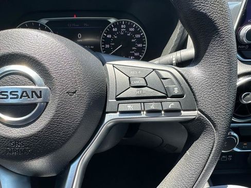 Used 2023 Nissan Sentra SV FWD image 16