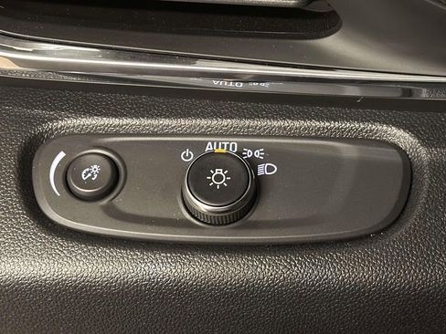 Used 2025 Buick Envista Preferred image 22