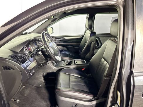 Used 2018 Dodge Grand Caravan GT image 11