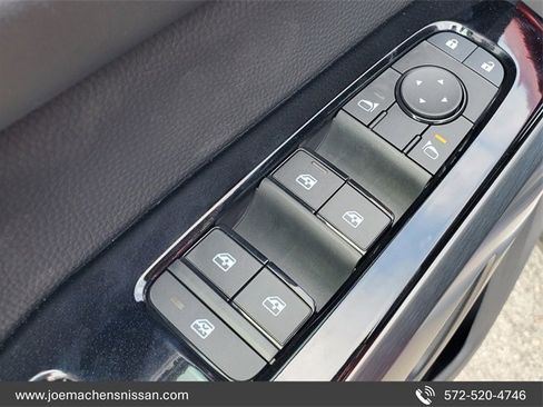 New 2025 Nissan Pathfinder SL image 19