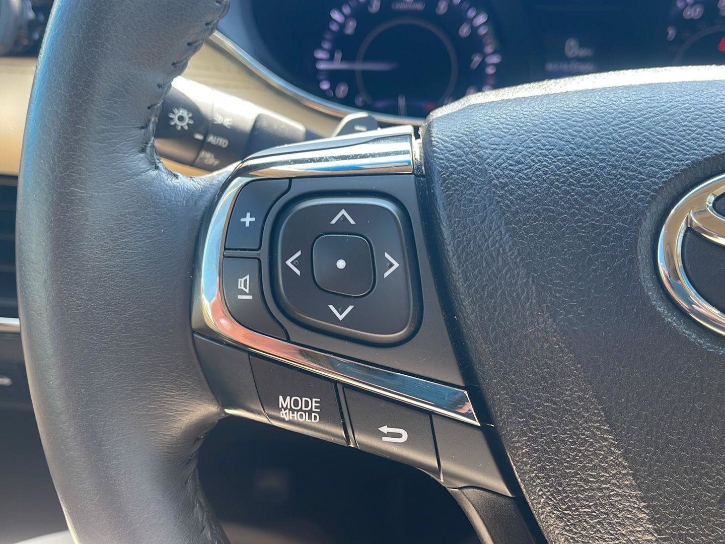 Used 2015 Toyota Avalon XLE Premium FWD image 18