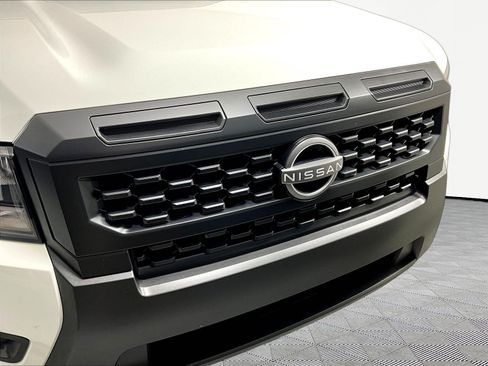 Certified 2025 Nissan Frontier S AWD/4WD image 33