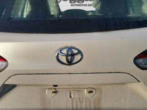 Used 2022 Toyota Corolla Cross L image 16