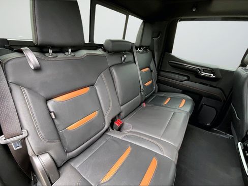 Used 2023 GMC Sierra 1500 AT4 w/ Technology Package AWD/4WD image 18