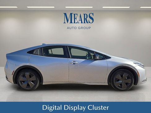 Used 2024 Toyota Prius LE image 7