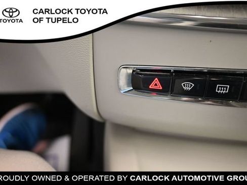 Used 2023 Volvo XC60 B5 Plus w/ Climate Package AWD/4WD image 12