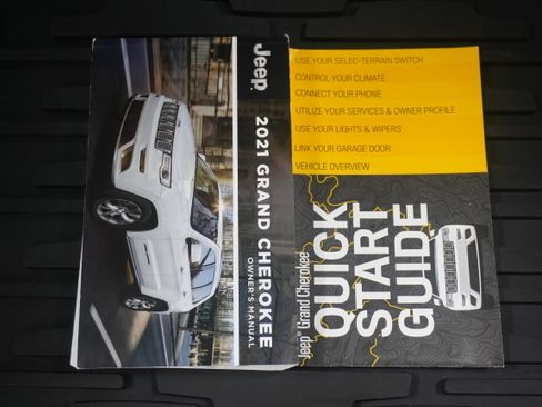 Used 2021 Jeep Grand Cherokee Limited w/ Sun & Sound Group RWD image 27