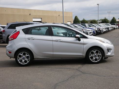 Used 2012 Ford Fiesta SES FWD image 5