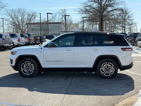 Used 2023 Jeep Grand Cherokee Trailhawk w/ Luxury Tech Group III image 10