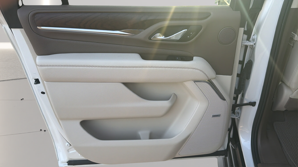 Used 2023 GMC Yukon XL Denali AWD/4WD image 23