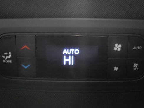 Used 2025 Chrysler Pacifica Select FWD image 25