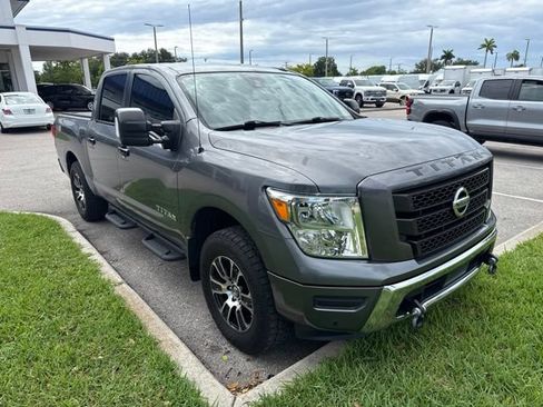 Used 2021 Nissan Titan SV w/ SV Convenience Package RWD image 1