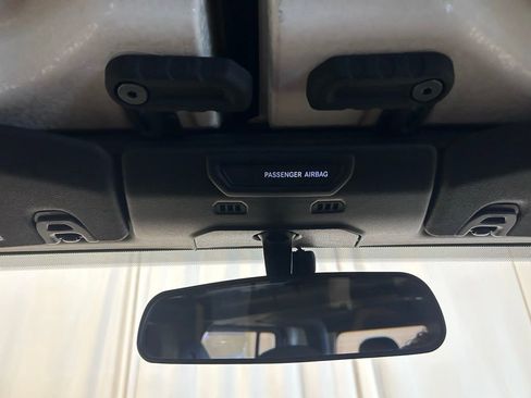 Used 2023 Jeep Gladiator Sport AWD/4WD image 16