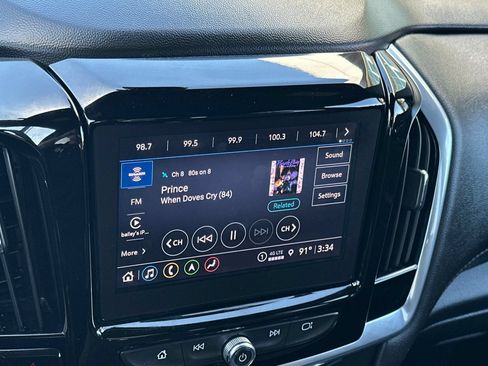 Used 2022 Chevrolet Traverse RS w/ LPO, Cargo Package AWD/4WD image 18