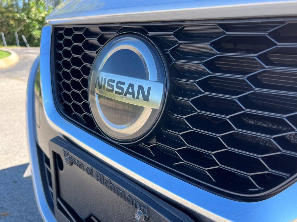 Used 2020 Nissan Versa S FWD image 3