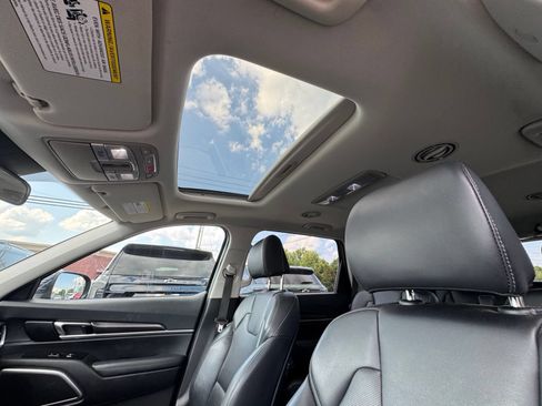 Used 2025 Kia Telluride S FWD image 14