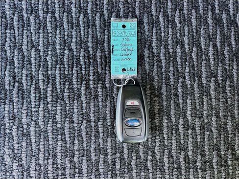 Used 2016 Subaru Outback 3.6R Limited AWD/4WD image 39