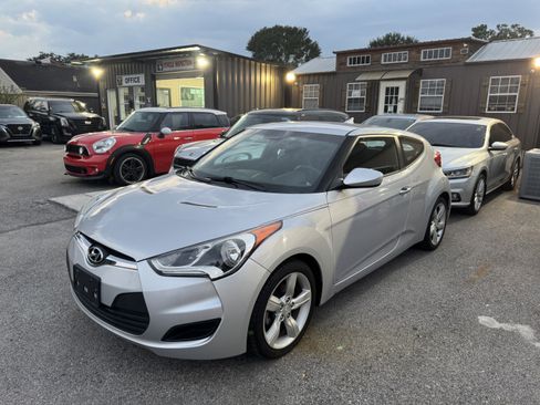 Used 2014 Hyundai Veloster image 30