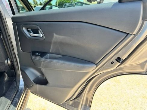 Used 2025 Nissan Rogue SV FWD image 27
