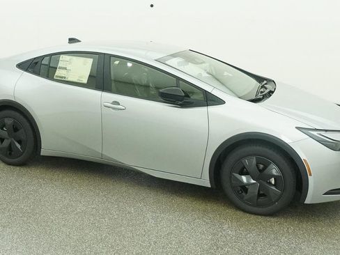 New 2026 Toyota Prius LE FWD image 12