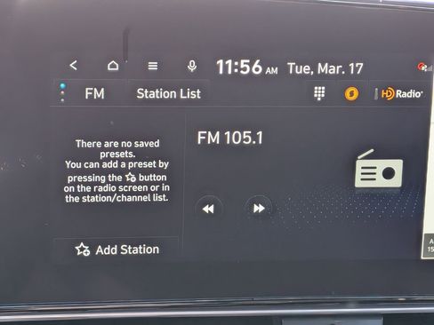 Used 2025 Hyundai Elantra SEL image 16