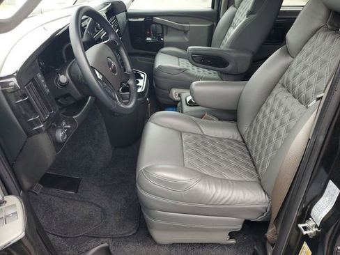 Used 2024 GMC Savana 2500 RWD image 5