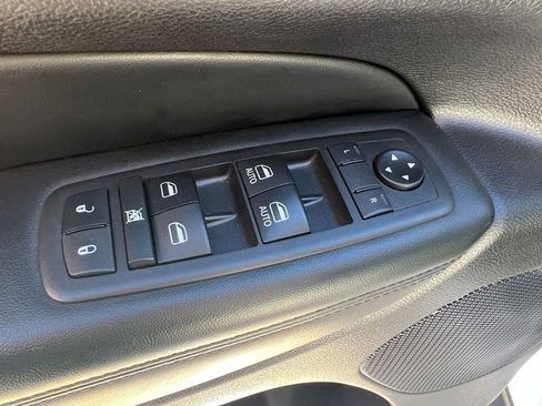 Used 2021 Jeep Grand Cherokee Limited w/ Luxury Group II image 19