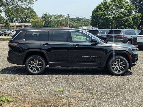 New 2025 Jeep Grand Cherokee L Limited image 2
