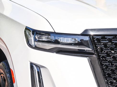 Used 2022 Cadillac Escalade Premium Luxury RWD image 4