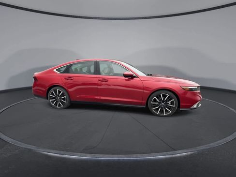 Used 2023 Honda Accord Touring image 9