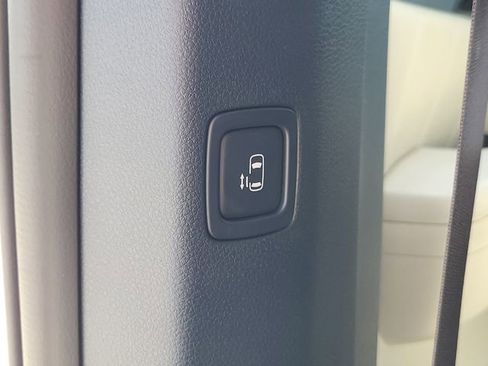 Used 2025 Kia Carnival SX Prestige FWD image 16