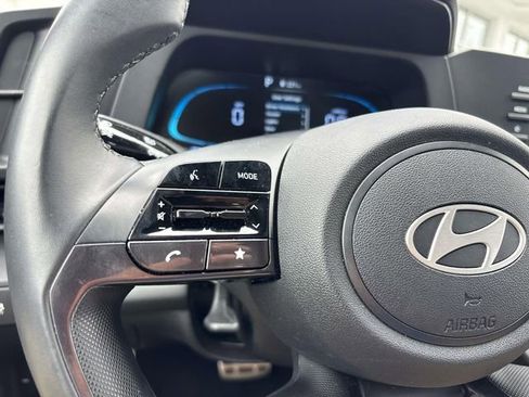 Certified 2025 Hyundai Elantra Sport FWD image 17