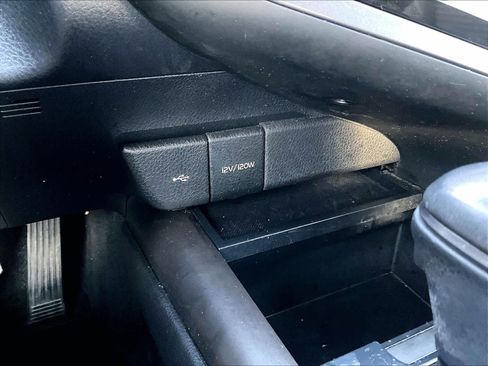 Used 2024 Toyota Camry SE image 27