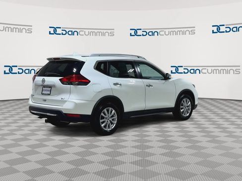 Used 2017 Nissan Rogue SV FWD image 9