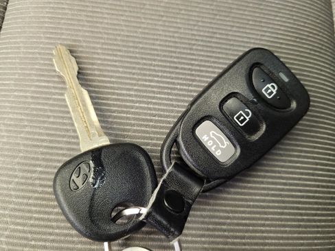 Used 2017 Hyundai Elantra SE FWD image 32