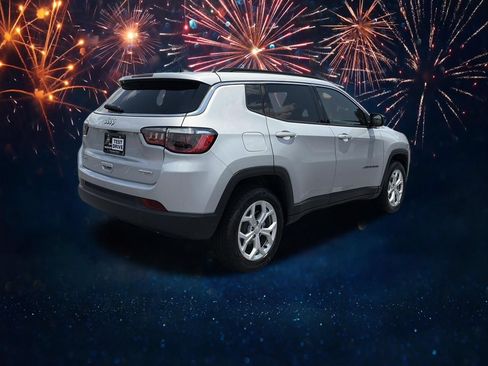 Used 2024 Jeep Compass Latitude AWD/4WD image 22