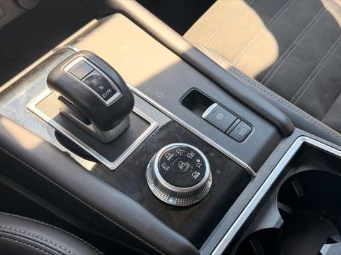 Used 2024 Mitsubishi Outlander SE AWD/4WD image 30