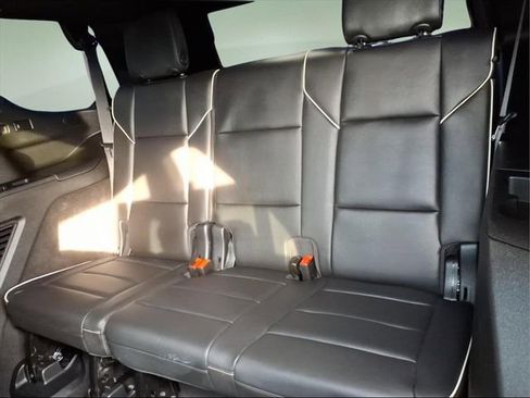 Used 2023 Cadillac Escalade Premium Luxury image 14