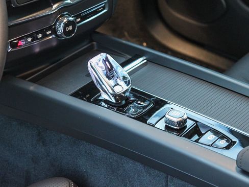 New 2026 Volvo XC60 B5 Ultra w/ Climate Package PRO image 22