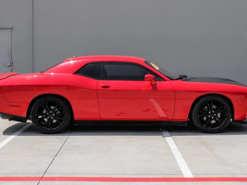 Used 2021 Dodge Challenger R/T RWD image 10