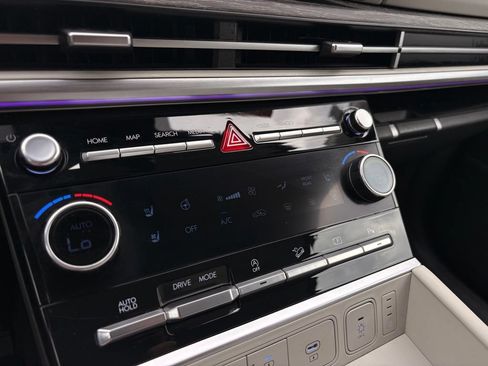Certified 2024 Hyundai Santa Fe Calligraphy FWD image 17