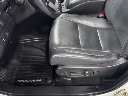 Used 2019 Toyota Highlander Limited AWD/4WD image 11