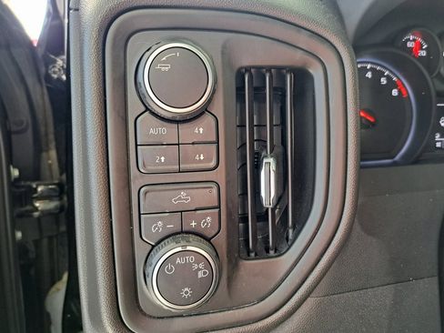 Used 2022 Chevrolet Silverado 1500 Custom Trail Boss image 10