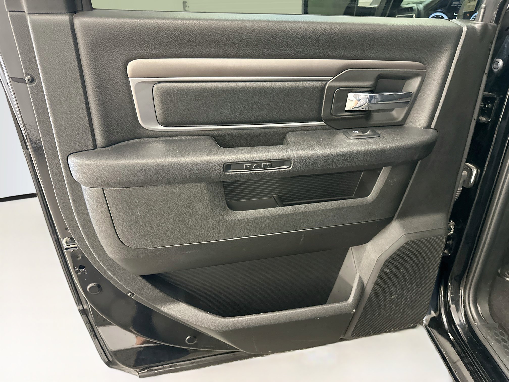Used 2024 RAM 1500 Warlock AWD/4WD image 27