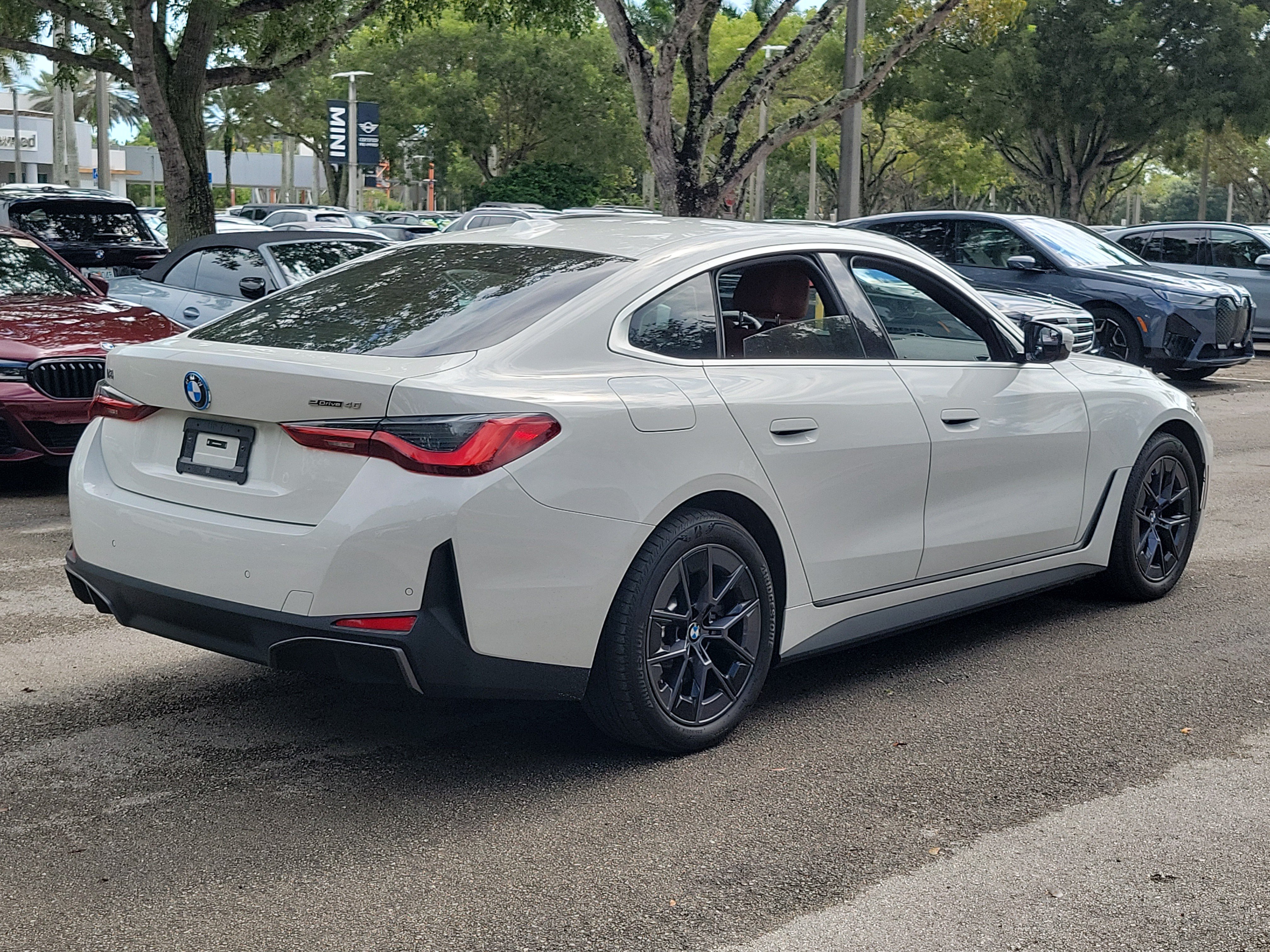Certified 2025 BMW i4 eDrive40 RWD image 3